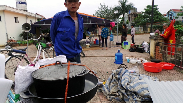  Xoong nồi vốn được dùng để nấu cơm cho các cán bộ chiến sĩ bị giữ. 