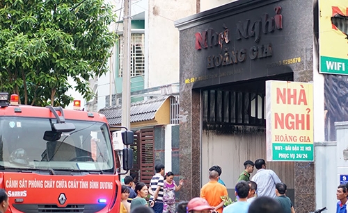 Nhà nghỉ xảy ra hỏa hoạn. Ảnh: Nguyệt Triều