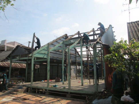 Sạt lở kinh hoàng bờ sông Vàm Nao: Dân dọn nhà chạy... lở - ảnh 6