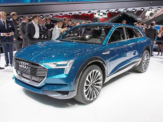  Audi E-Tron Quattro crossover concept 