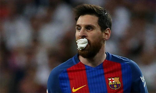 messi-do-mau-gay-rang-khi-va-cham-voi-marcelo-1
