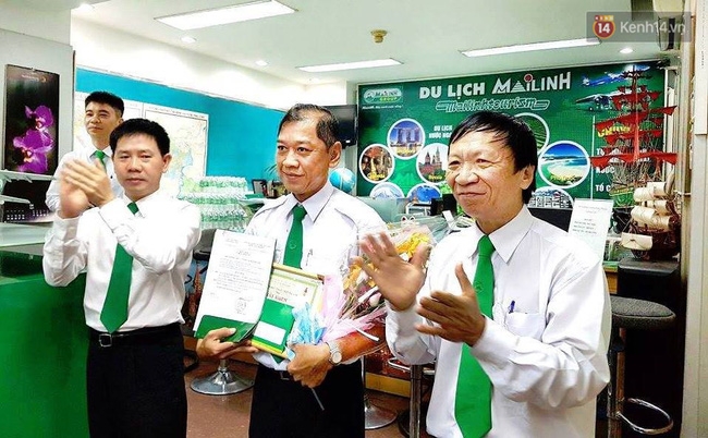 Tài xế taxi Mai Linh được thưởng nóng hơn 20 triệu đồng vì dũng cảm chặn tên cướp trên phố - Ảnh 2.