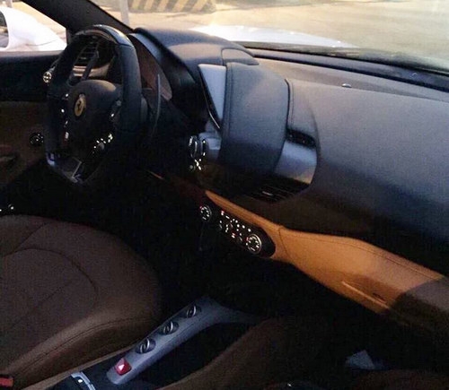 Xe tiền tỷ Ferrari 488 Spider thứ 3 cập bến Việt Nam - 4