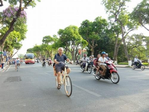 du bao thoi tiet hom nay (25.4): bac bo giam mua giong trua chieu co nang nhe hinh anh 1