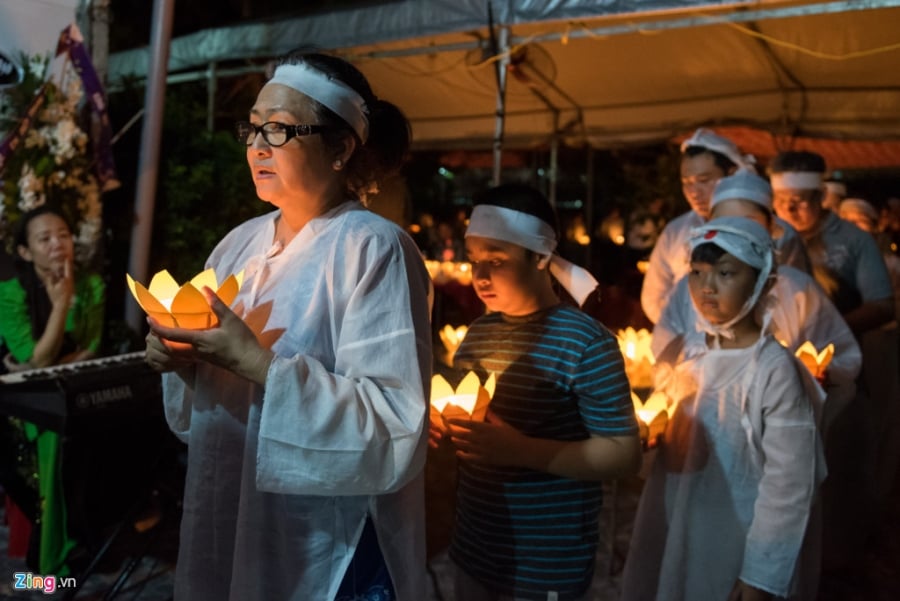 Nghe si Viet khoc nghen trong dem hoa dang tien biet NSUT Thanh Sang hinh anh 8