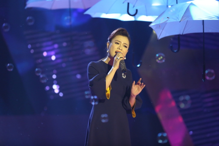 Nhac si Duc Huy va Phuong Dung nhan xet trai chieu tren ghe nong hinh anh 4