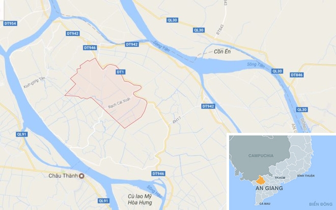 Phong toa doan duong co vet nut dai 200 m gan 'ho tu than' o An Giang hinh anh 3