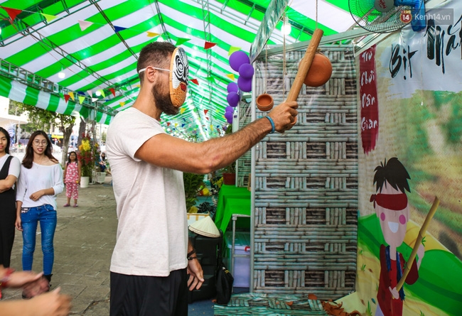 Trung tâm Sài Gòn chính thức khai trương khu phố bán hàng rong, khách đến nườm nượp - Ảnh 18.