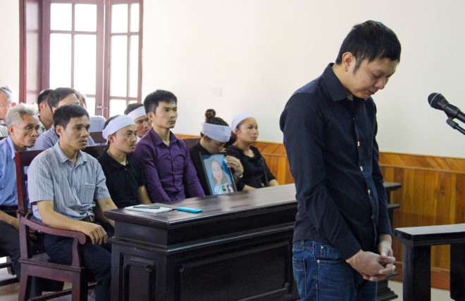 Hung thu sat hai nu sinh di coi thi bat khoc hinh anh 1