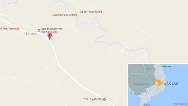 Truy duoi go lau, oto kiem lam bi nem da vo kinh hinh anh 2