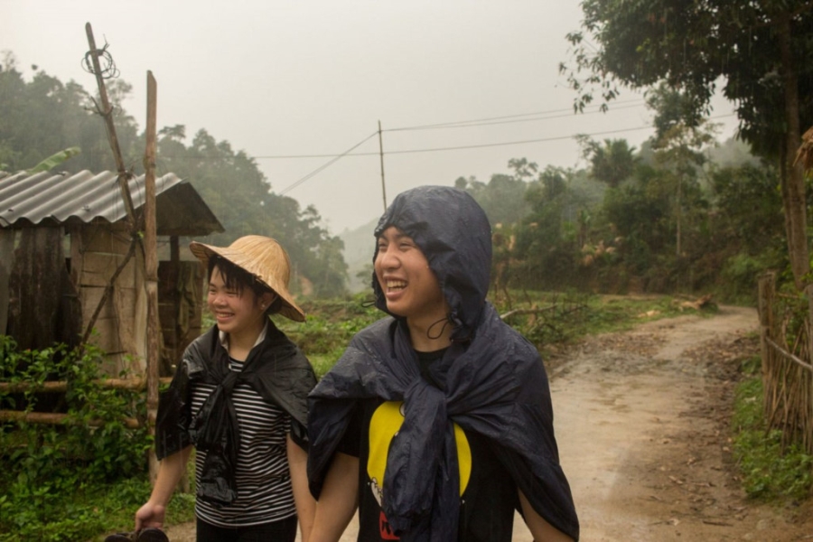 Khach Tay yeu lang ngheo heo lanh cua Viet Nam hinh anh 3