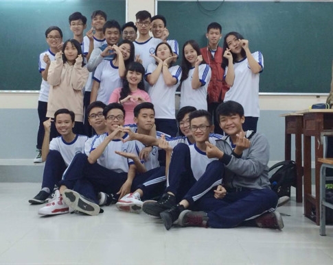'Tuổi thơ dữ dội' nhiều thế hệ Việt gây xúc động khắp Facebook - ảnh 4