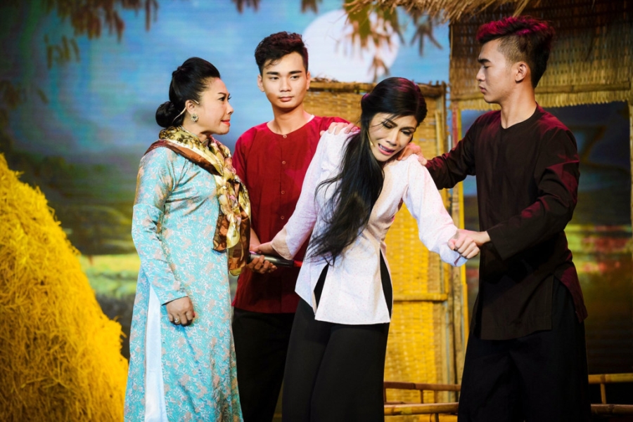 Uyen Trang loi nguoc dong thanh cong nho hit cua Phi Nhung hinh anh 2