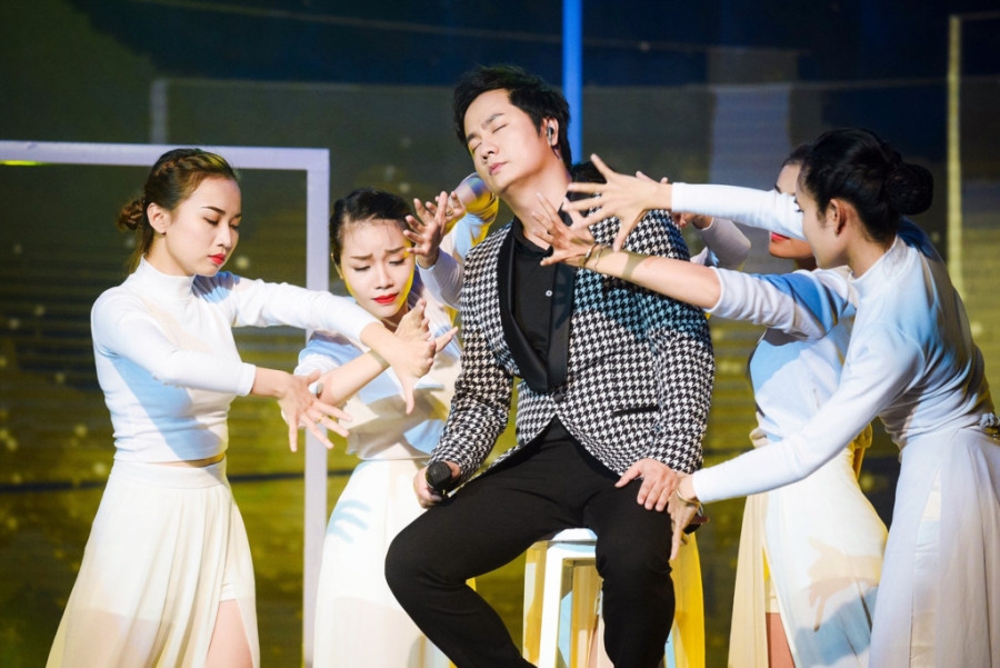 Uyen Trang loi nguoc dong thanh cong nho hit cua Phi Nhung hinh anh 8