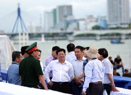 Chum anh: Da Nang san sang cho dem hoi phao hoa tren song Han - Anh 11