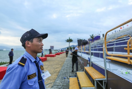 Chum anh: Da Nang san sang cho dem hoi phao hoa tren song Han - Anh 17