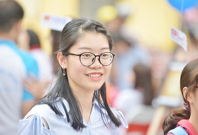Các chàng trai Học viện ngân hàng thật may mắn khi được chung một mái trường với những cô gái xinh xắn này.