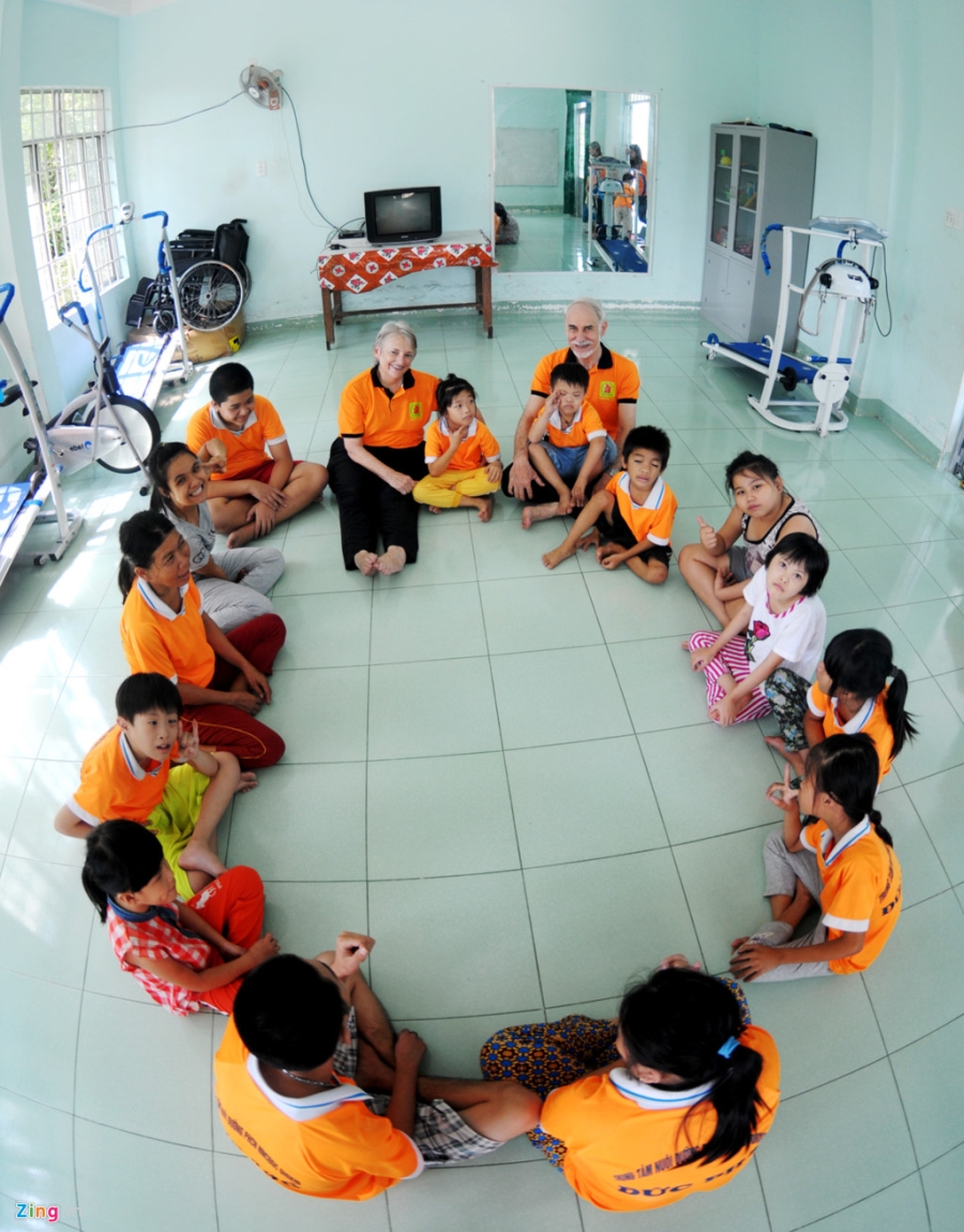 Tam long thien nguyen cua vo chong bac si My hinh anh 2