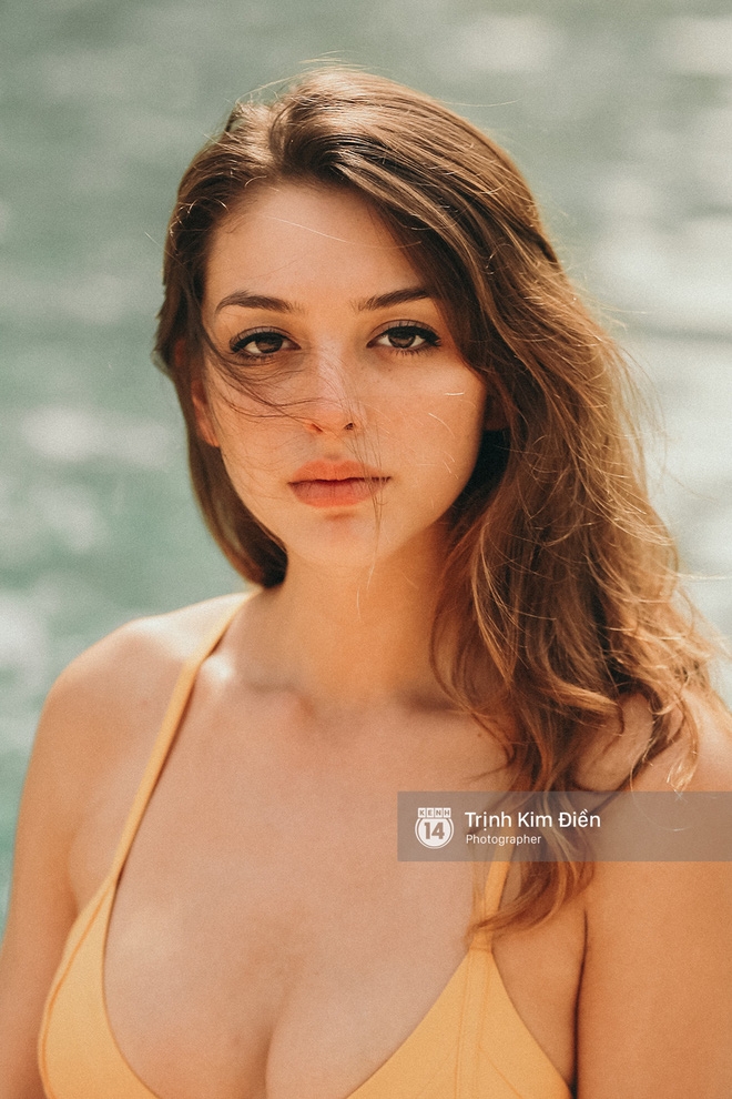 Cận cảnh khuôn mặt xinh đẹp và thân hình nóng bỏng chết người của cô nàng Celine Farach! - Ảnh 13.