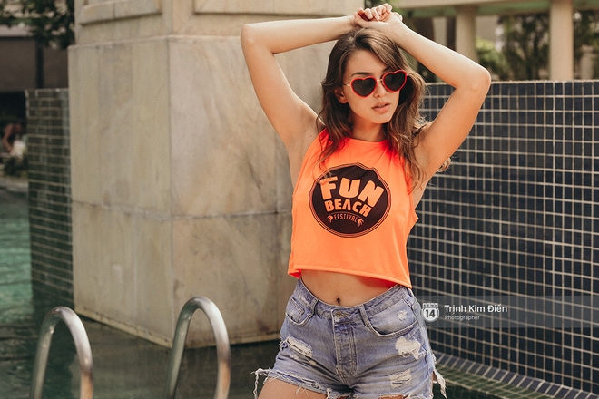 Cận cảnh khuôn mặt xinh đẹp và thân hình nóng bỏng chết người của cô nàng Celine Farach! - Ảnh 14.