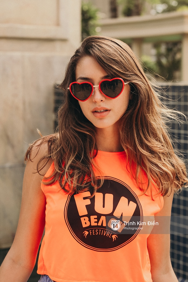 Cận cảnh khuôn mặt xinh đẹp và thân hình nóng bỏng chết người của cô nàng Celine Farach! - Ảnh 14.