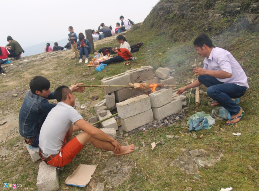 Dinh Mau Son 'that thu' ngay le 30/4 hinh anh 10