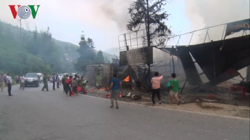 lao cai chay nha tren quoc lo 4d di sa pa giao thong un tac hinh 5