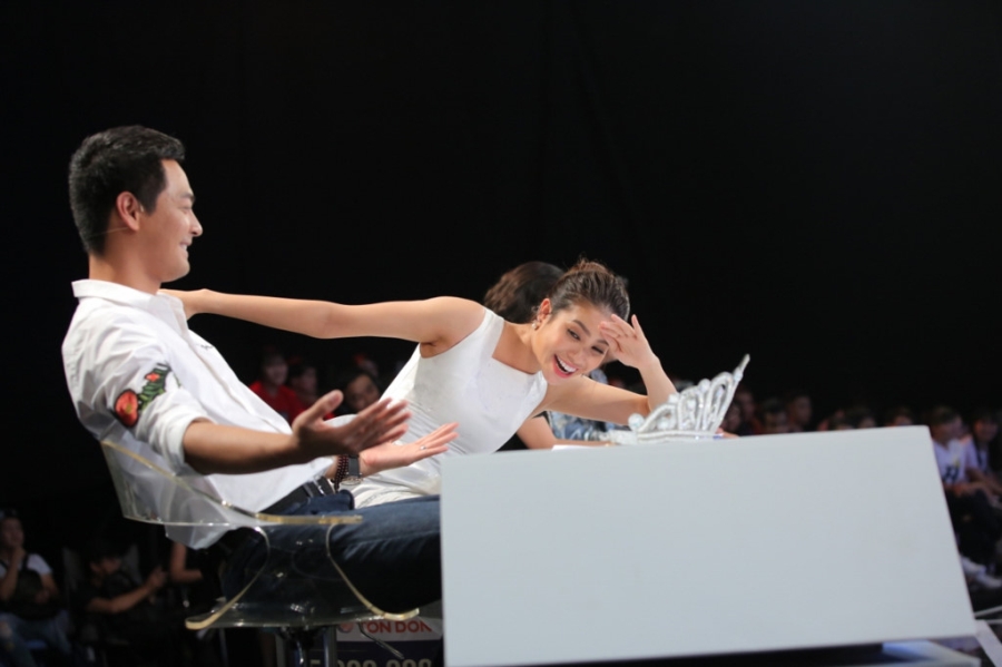 Tran Thanh lo lang cho su an nguy cua nguoi bi an hinh anh 13
