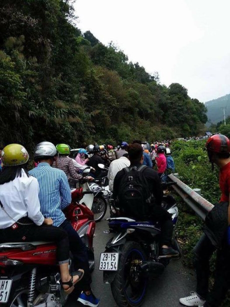 10 hình ảnh gây sửng sốt dịp nghỉ lễ 30/4 - 1/5 - Ảnh 8.