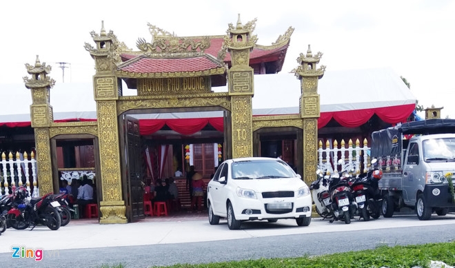 Cuu Bi thu Hau Giang noi ve xe bien xanh du tiec o Huynh phu duong hinh anh 2
