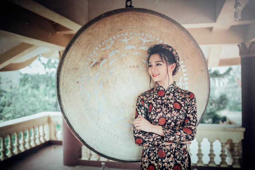 Co gai 20 tuoi xinh dep, gioi vo tro thanh hoa khoi truong canh sat hinh anh 2