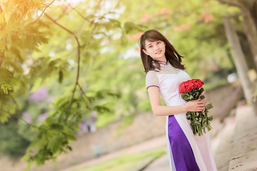 Co gai 20 tuoi xinh dep, gioi vo tro thanh hoa khoi truong canh sat hinh anh 3