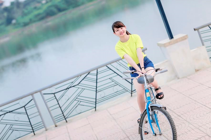Co gai 20 tuoi xinh dep, gioi vo tro thanh hoa khoi truong canh sat hinh anh 5