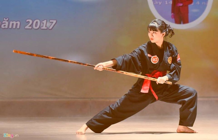 Co gai 20 tuoi xinh dep, gioi vo tro thanh hoa khoi truong canh sat hinh anh 7