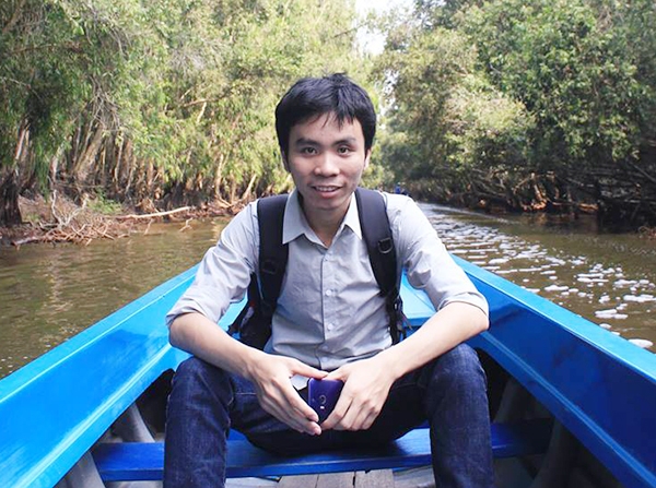  Phạm Văn Khánh từng là Thủ khoa đầu vào Đại học Bách khoa HN. Hiện đang làm công việc trong lĩnh vực an ninh mạng. Khánh đã tìm ra 2 lỗ hổng bảo mật của Facebook, nhận được 6.000USD từ công ty Mỹ. 