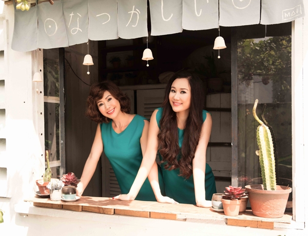 mc-nguyet-anh-tu-hao-co-me-nhin-tre-trung-nhu-chi-gai-1