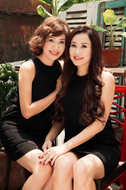 mc-nguyet-anh-tu-hao-co-me-nhin-tre-trung-nhu-chi-gai-6