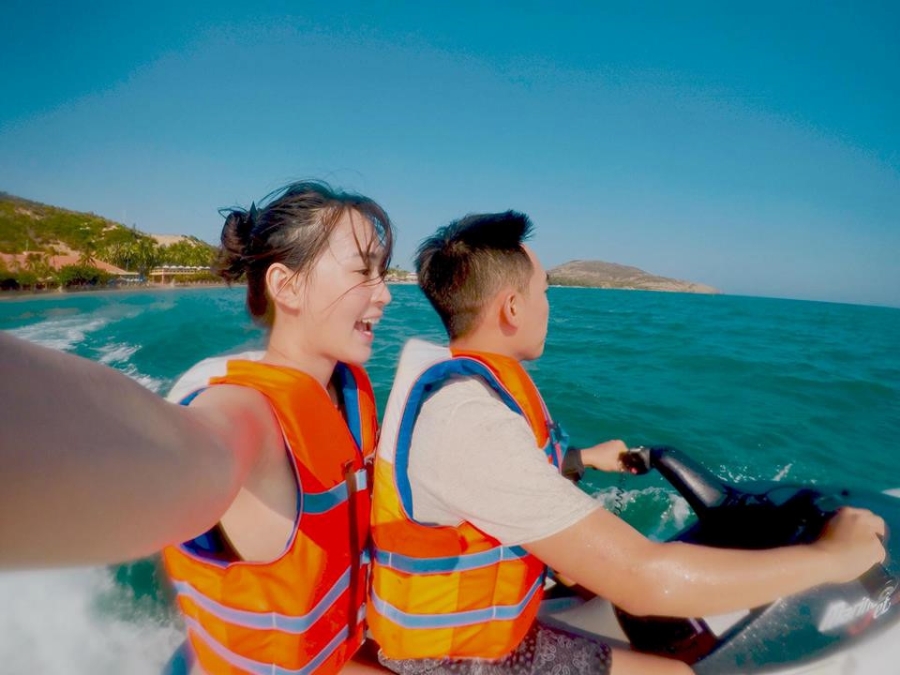 Pho Dac Biet va Sun HT bo theo doi nhau tren Instagram hinh anh 3