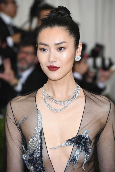 Siêu mẫu Trung Quốc Liu Wen là một trong những người đẹp Châu Á hiếm hoi được mời dự sự kiện thời trang đình đám Met Gala ngày 2/5 vừa qua tại New York 