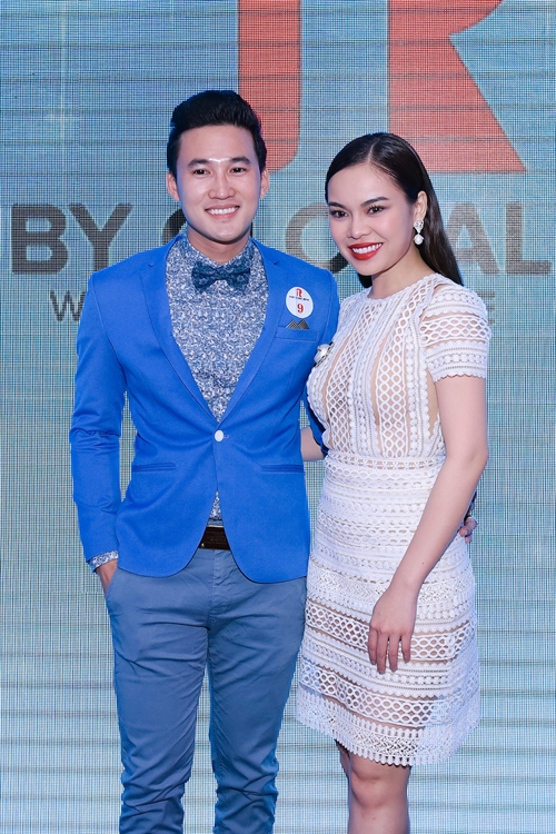 bo-me-chuc-mung-giang-hong-ngoc-mo-cong-ty-rieng-6