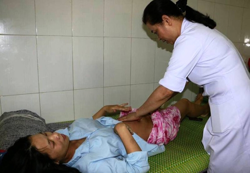 ky dieu: em be o ha tinh chao doi tu nguoi me co tu cung doi hiem gap - 2