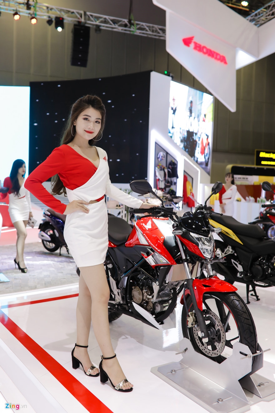 Nguoi dep khoe sac o trien lam Vietnam Motorcycle Show 2017 hinh anh 5