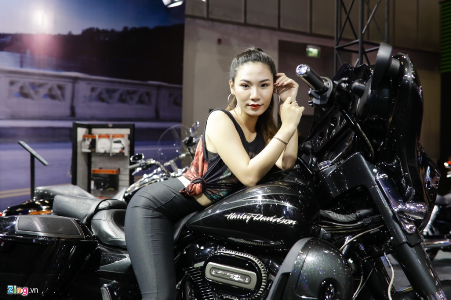 Nguoi dep khoe sac o trien lam Vietnam Motorcycle Show 2017 hinh anh 6
