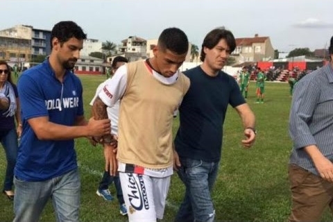 Alexandre Lima có mức lương 320 USD/tháng và một tương lai tươi sáng đang chờ phía trước, song anh lại dính vào băng nhóm bắt cóc tống tiền.