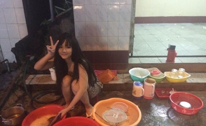 'Hot girl rua bat' Viet bat ngo duoc bao Han khen xinh, cham chi hinh anh 1