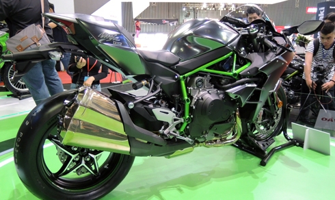 kawasaki-ninja-h2-carbon-doc-nhat-viet-nam-page-2-1