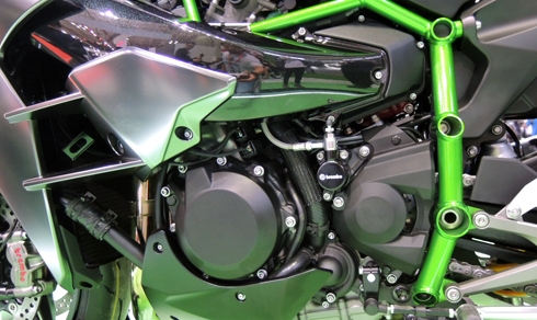 kawasaki-ninja-h2-carbon-doc-nhat-viet-nam-page-2-5
