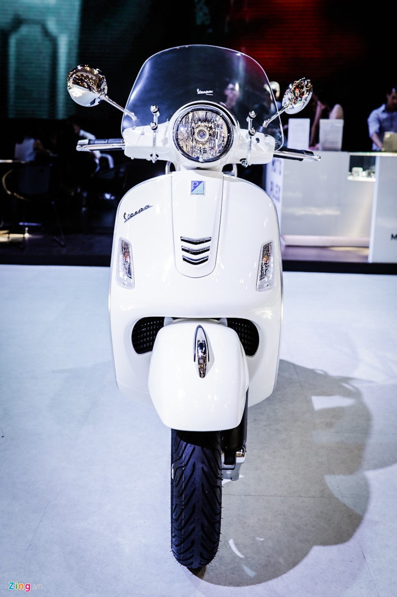 Vespa GTS 300 ABS trinh lang, chua co gia ban tai Viet Nam hinh anh 3