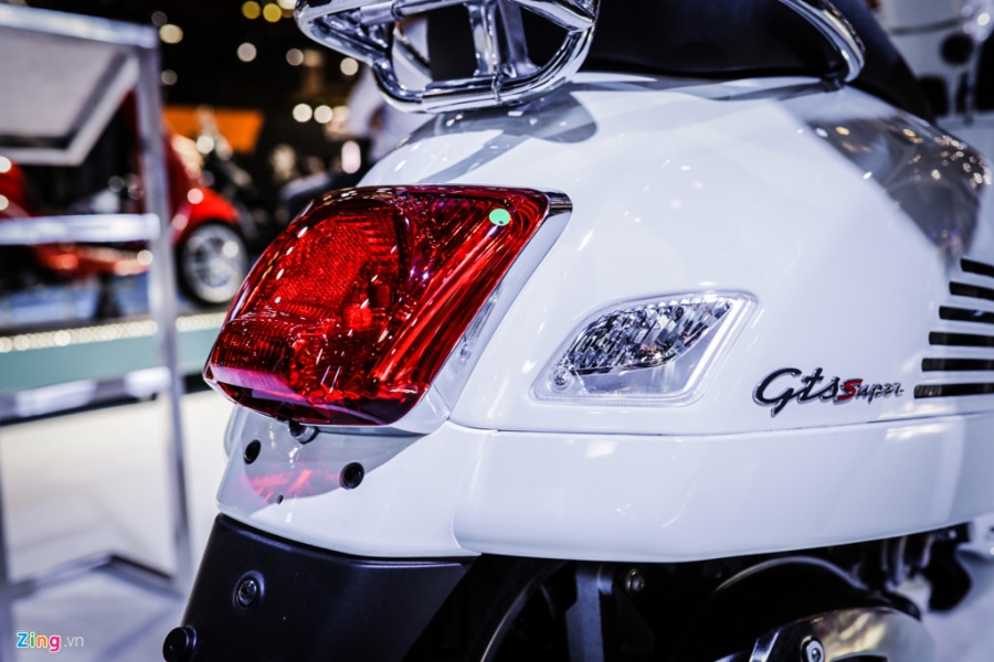 Vespa GTS 300 ABS trinh lang, chua co gia ban tai Viet Nam hinh anh 8