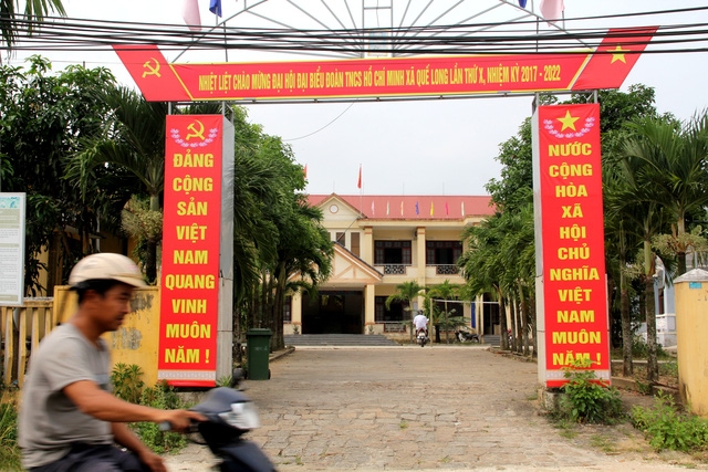 Xã Quế Long có 19 biên chế nhưng có đến 7 biên chế là bà con của Bí thư xã